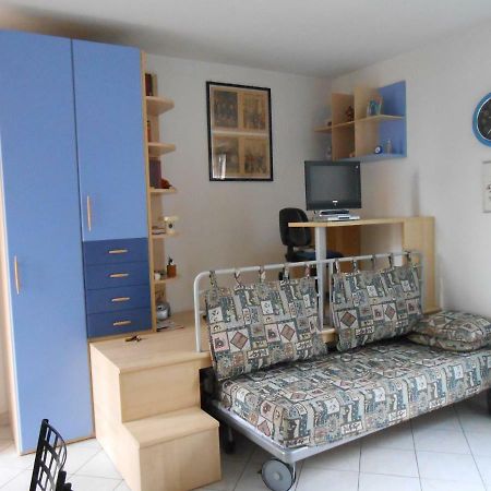 Monolocale A Peschiera Del Garda Vista Lago Apartamento Exterior foto