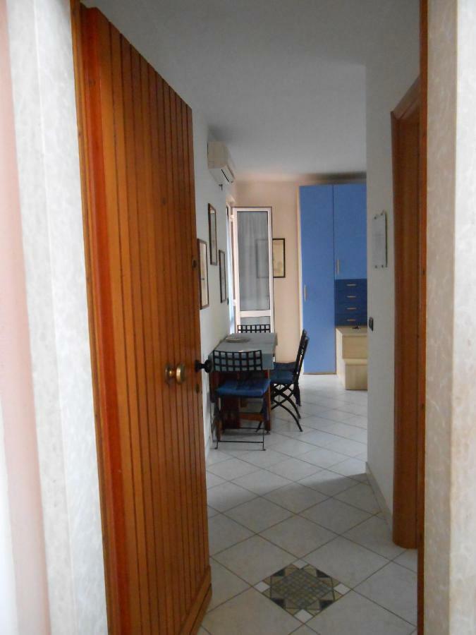 Monolocale A Peschiera Del Garda Vista Lago Apartamento Exterior foto